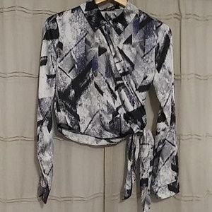 Super cute side tie top